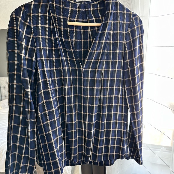 ARITZIA Babaton Power Blouse - Picture 4 of 5